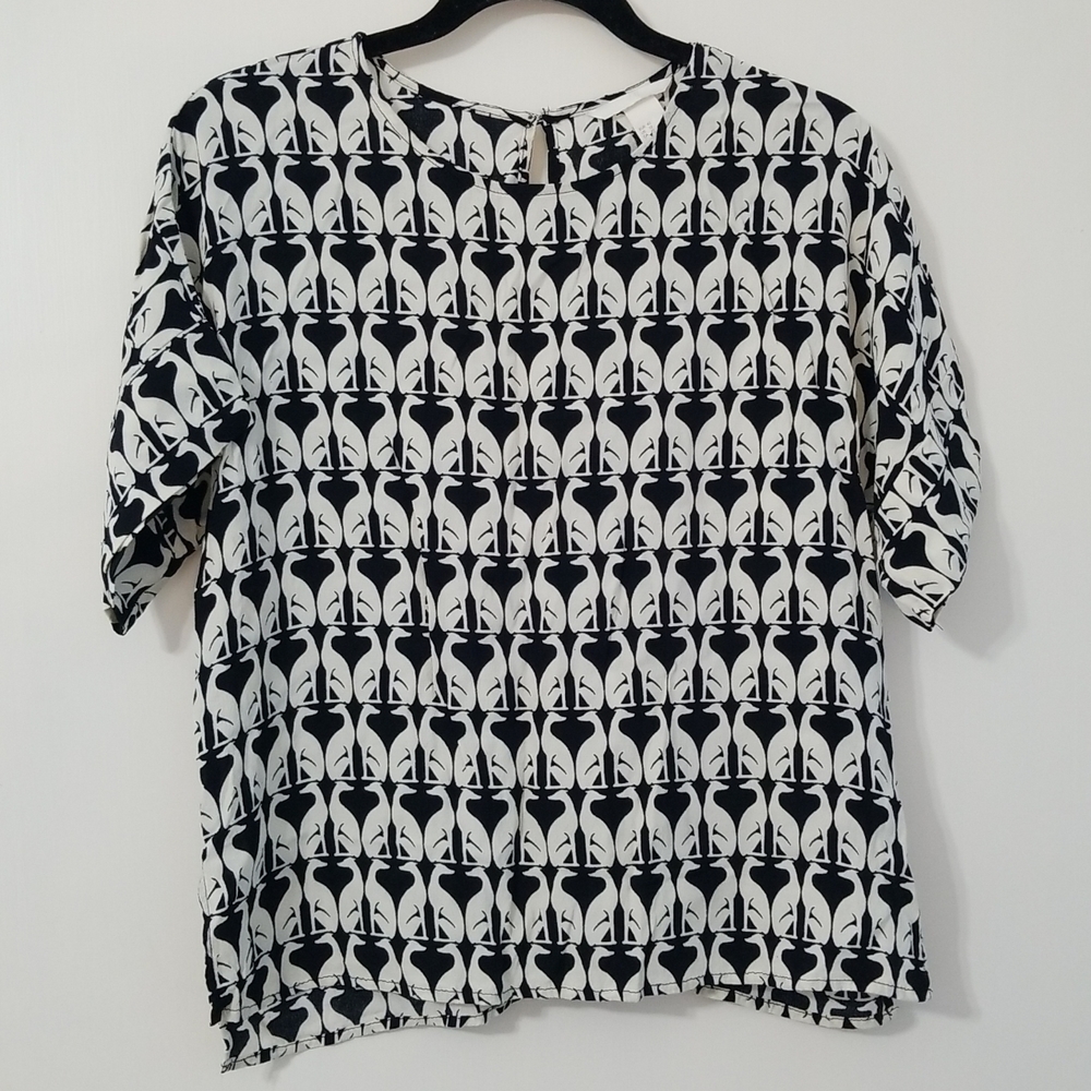 Flowy, printed H&M shirt